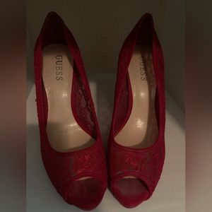 Size 8.5 Guess Peep Toe Pump